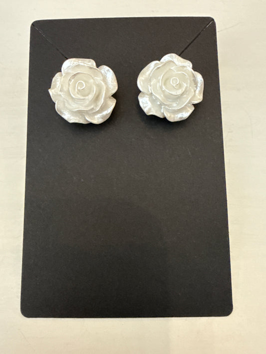 White Rose Stud